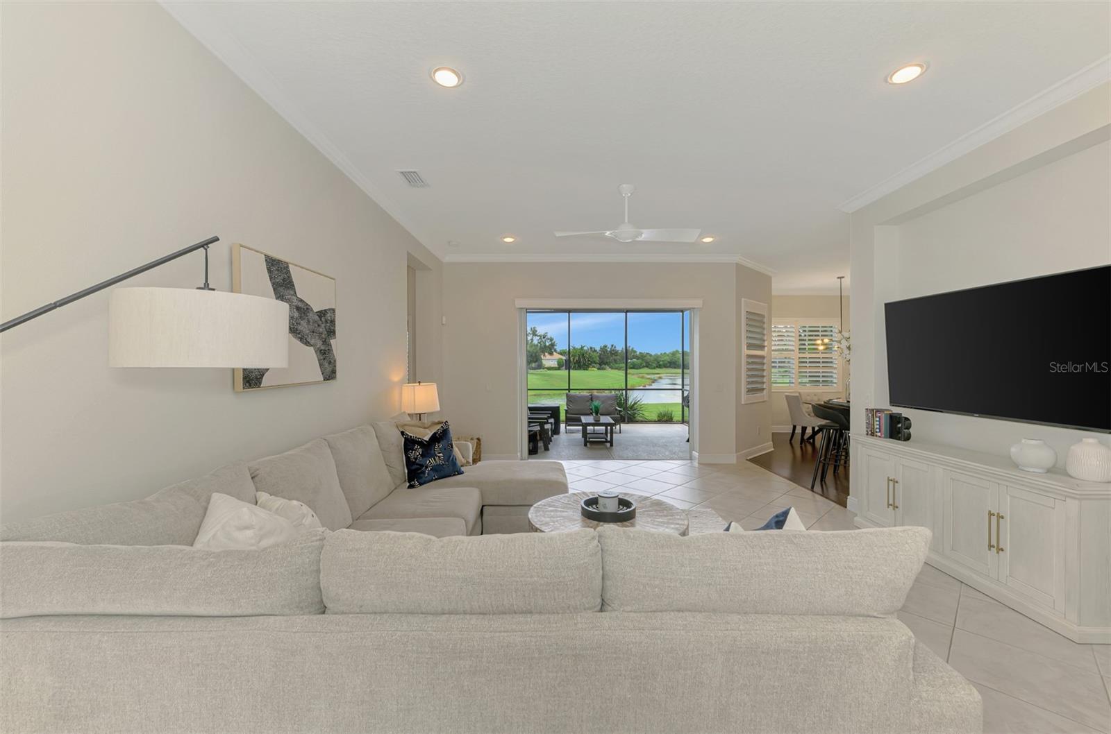 COUNTRY CLUB EAST - Residential