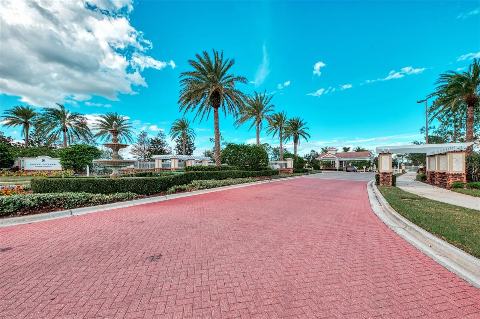 COUNTRY CLUB EAST - Residential