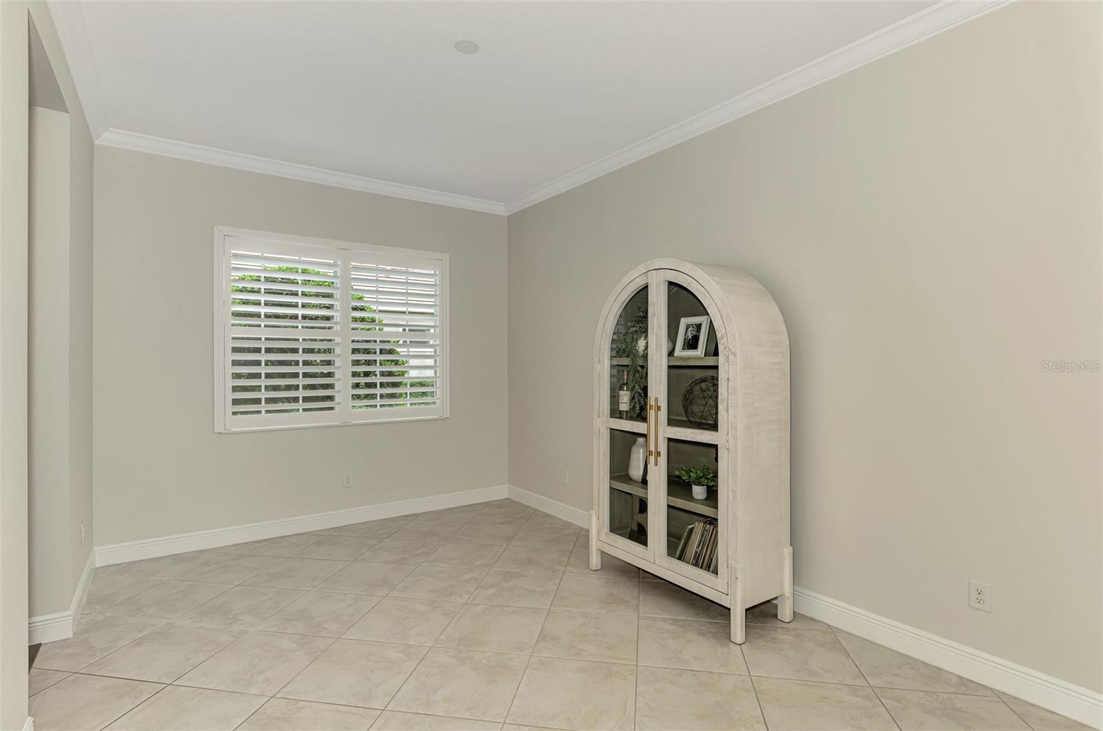 COUNTRY CLUB EAST - Residential