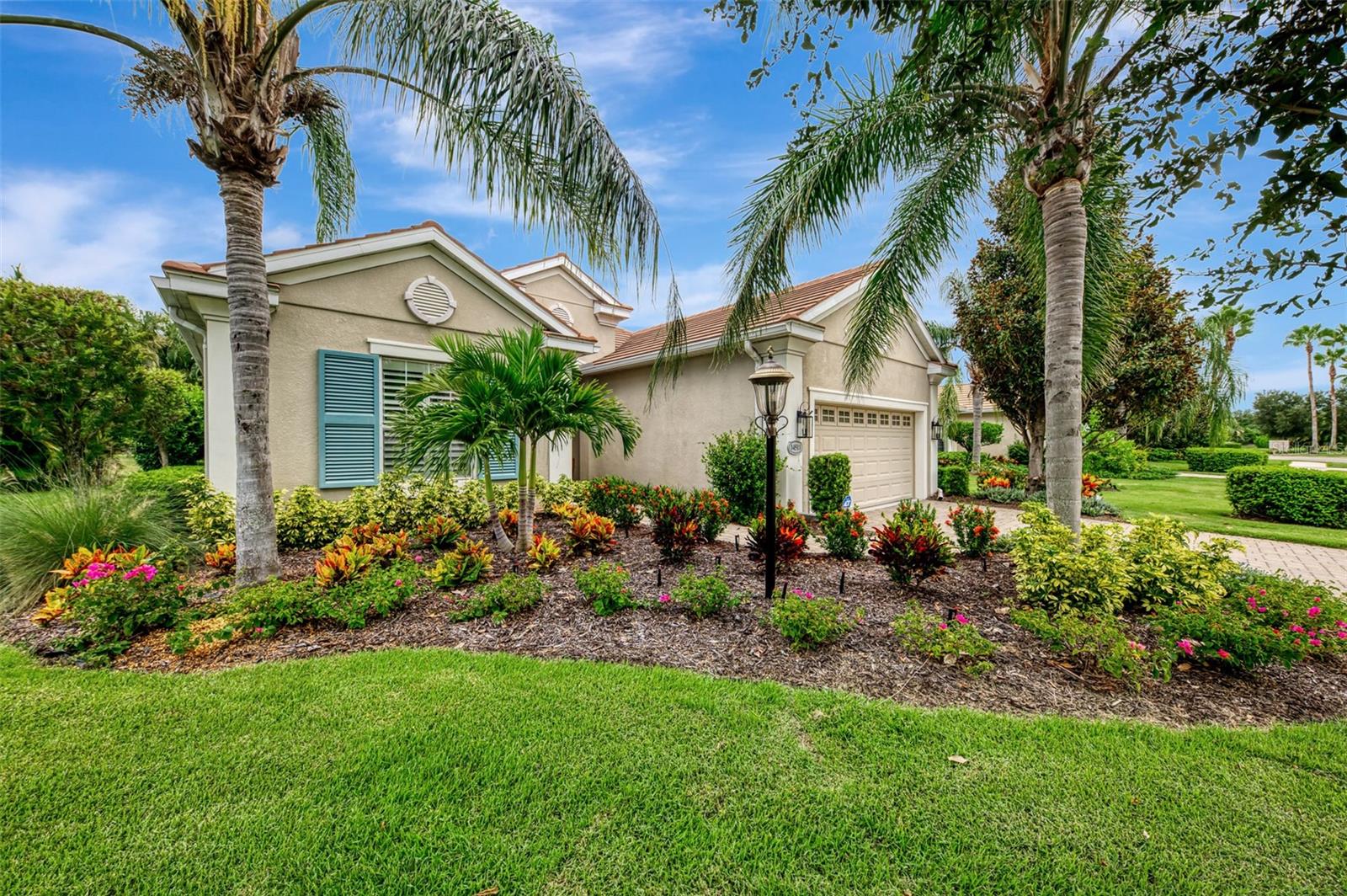 COUNTRY CLUB EAST - Residential