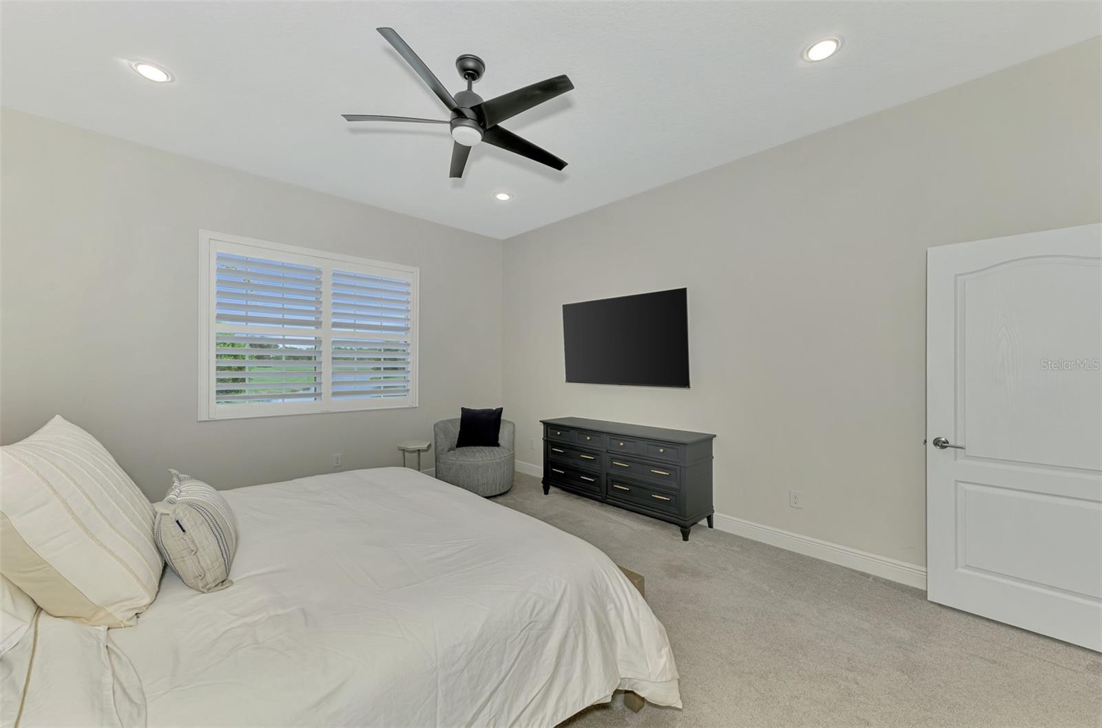 COUNTRY CLUB EAST - Residential