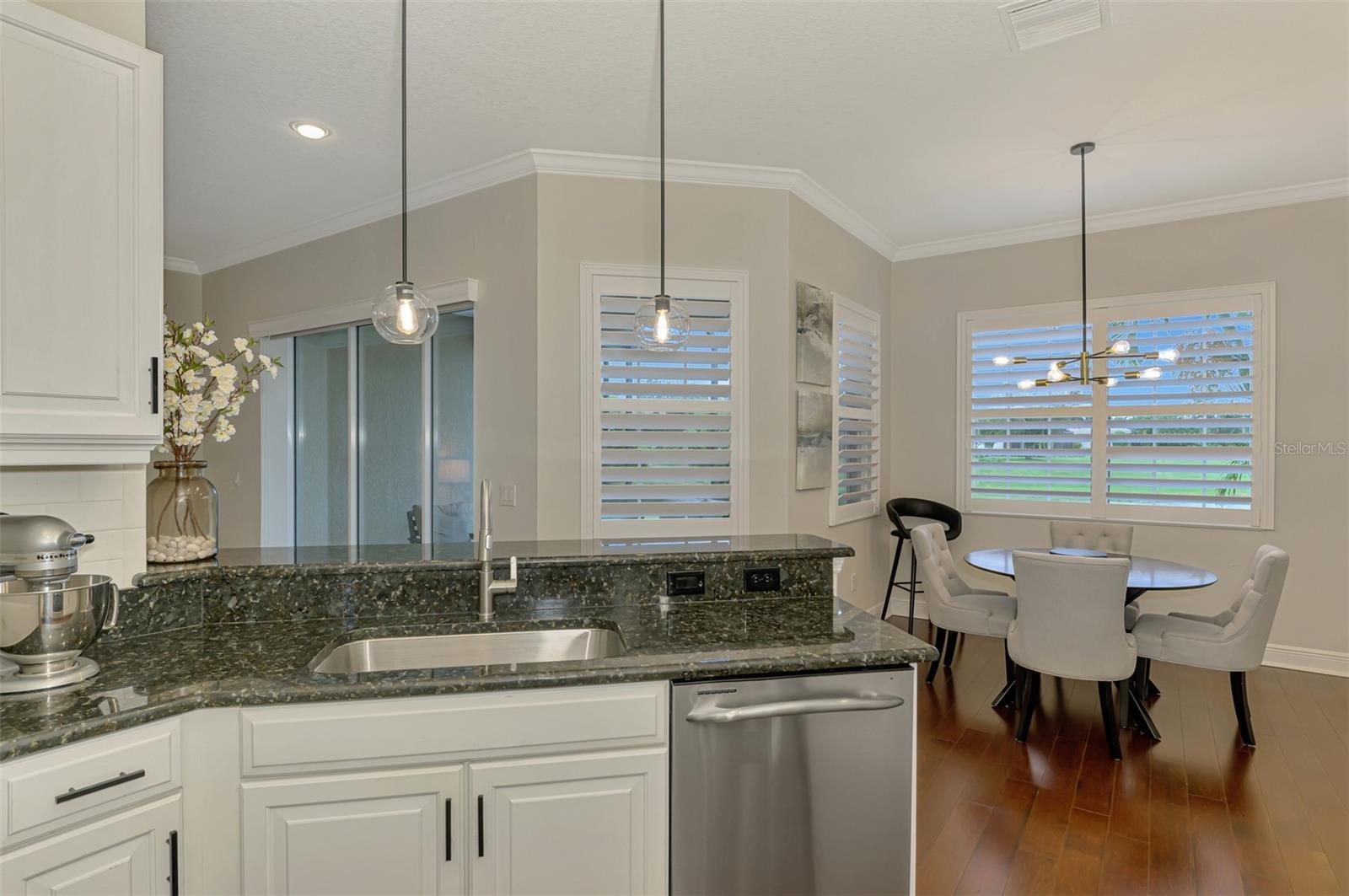 COUNTRY CLUB EAST - Residential