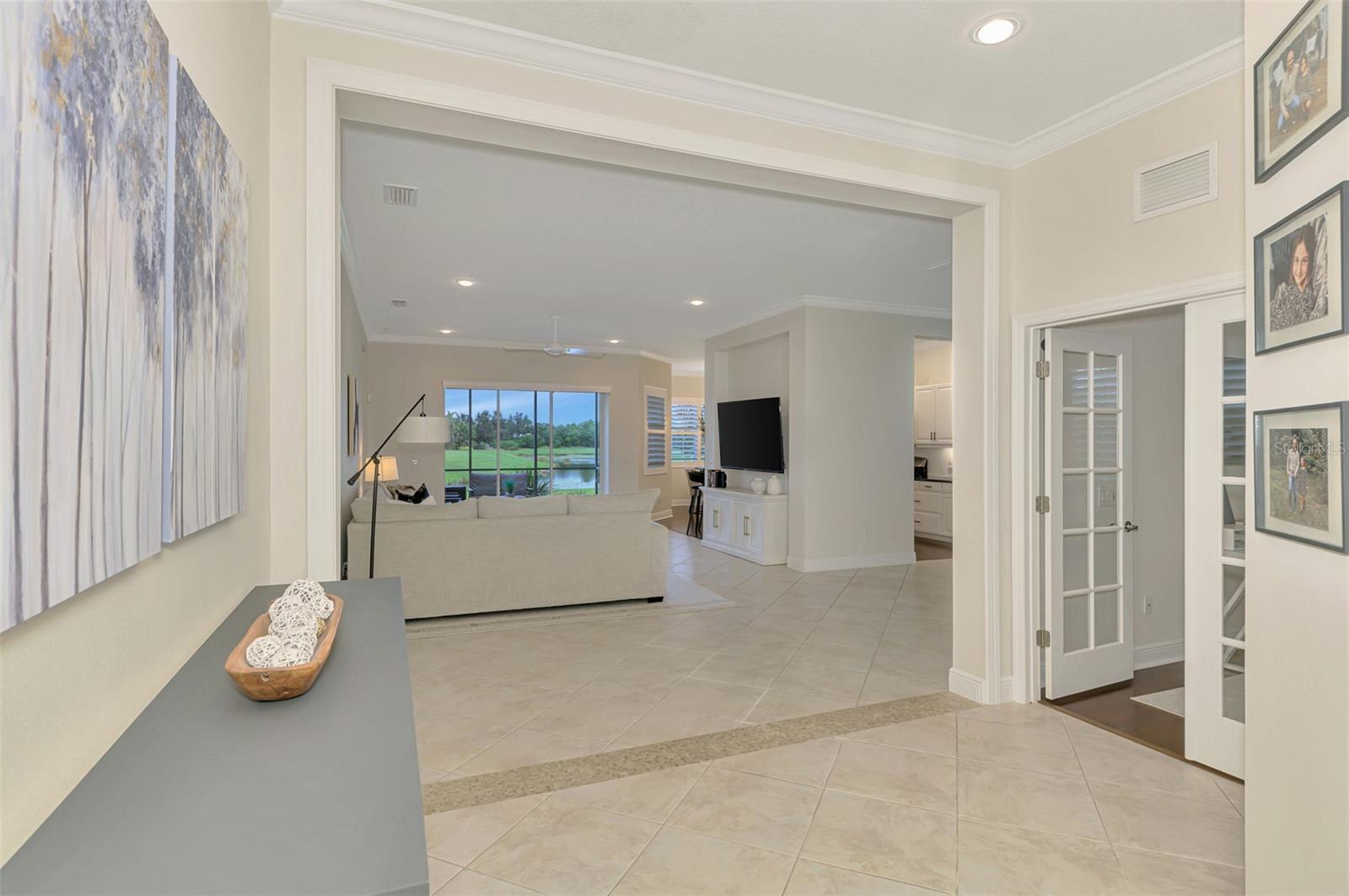 COUNTRY CLUB EAST - Residential