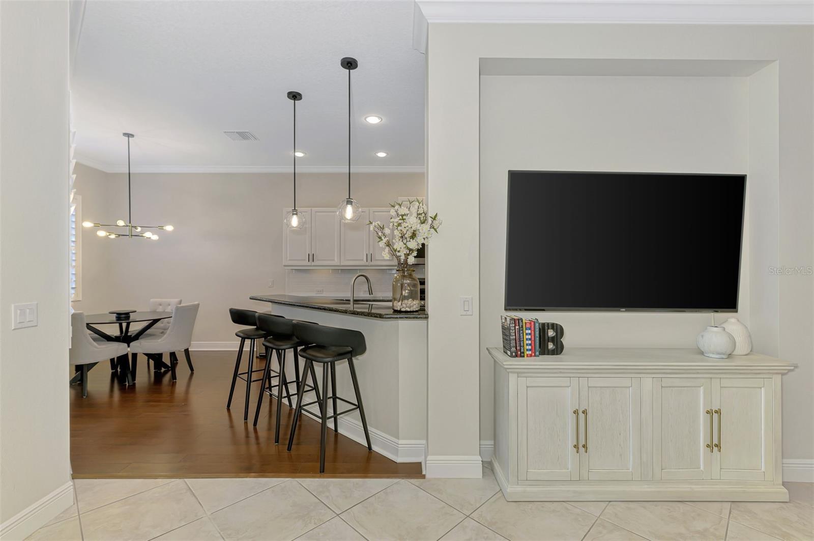 COUNTRY CLUB EAST - Residential