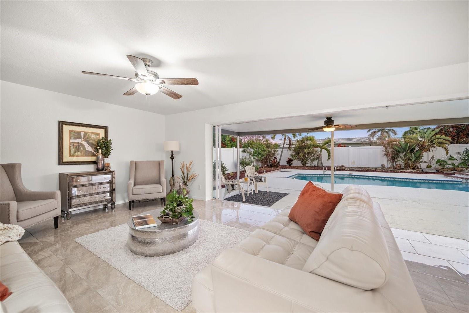 IMPERIAL POINT UNIT 4B - Residential