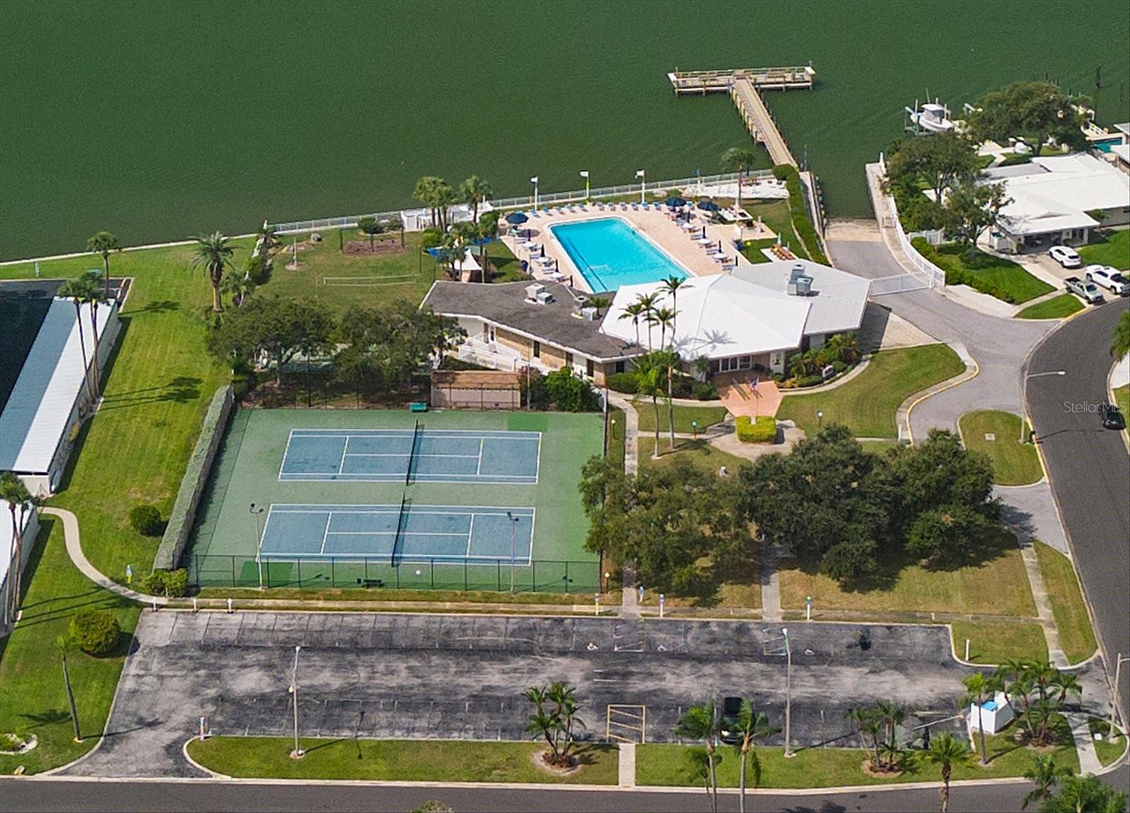 IMPERIAL POINT UNIT 4B - Residential