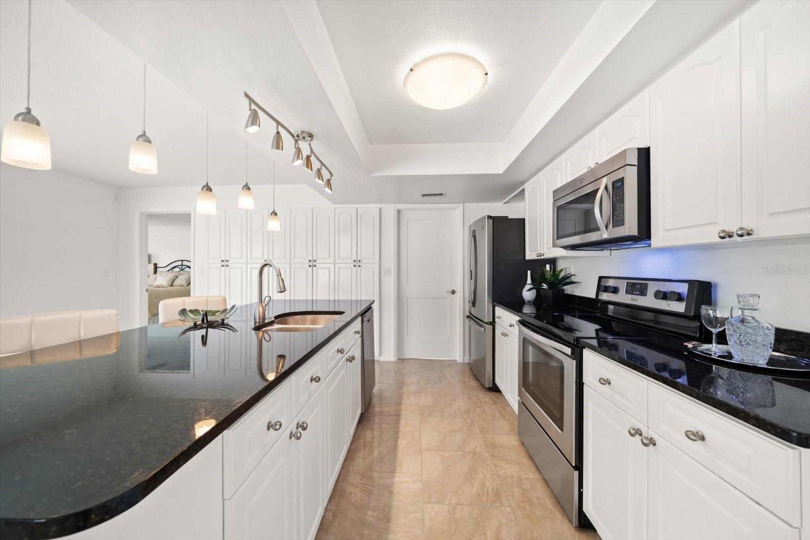 IMPERIAL POINT UNIT 4B - Residential