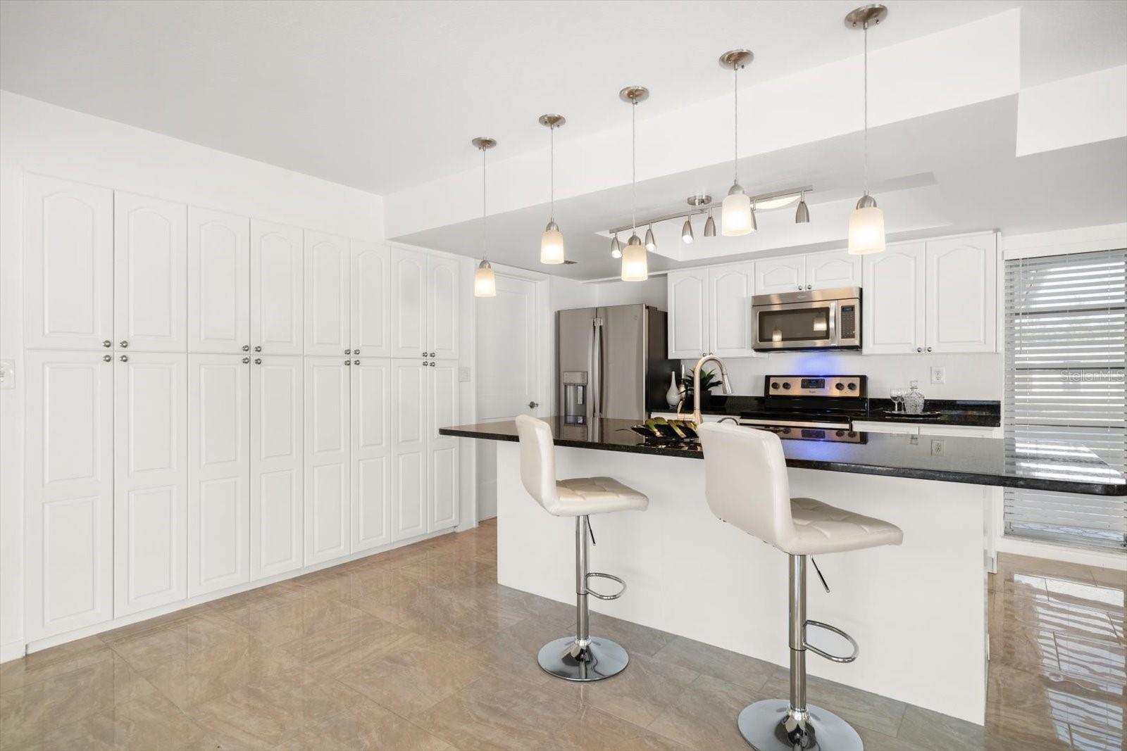 IMPERIAL POINT UNIT 4B - Residential