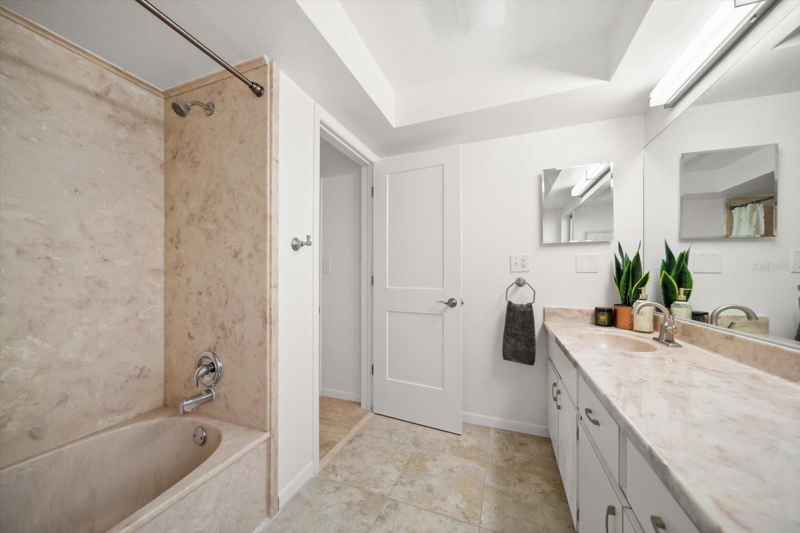 IMPERIAL POINT UNIT 4B - Residential