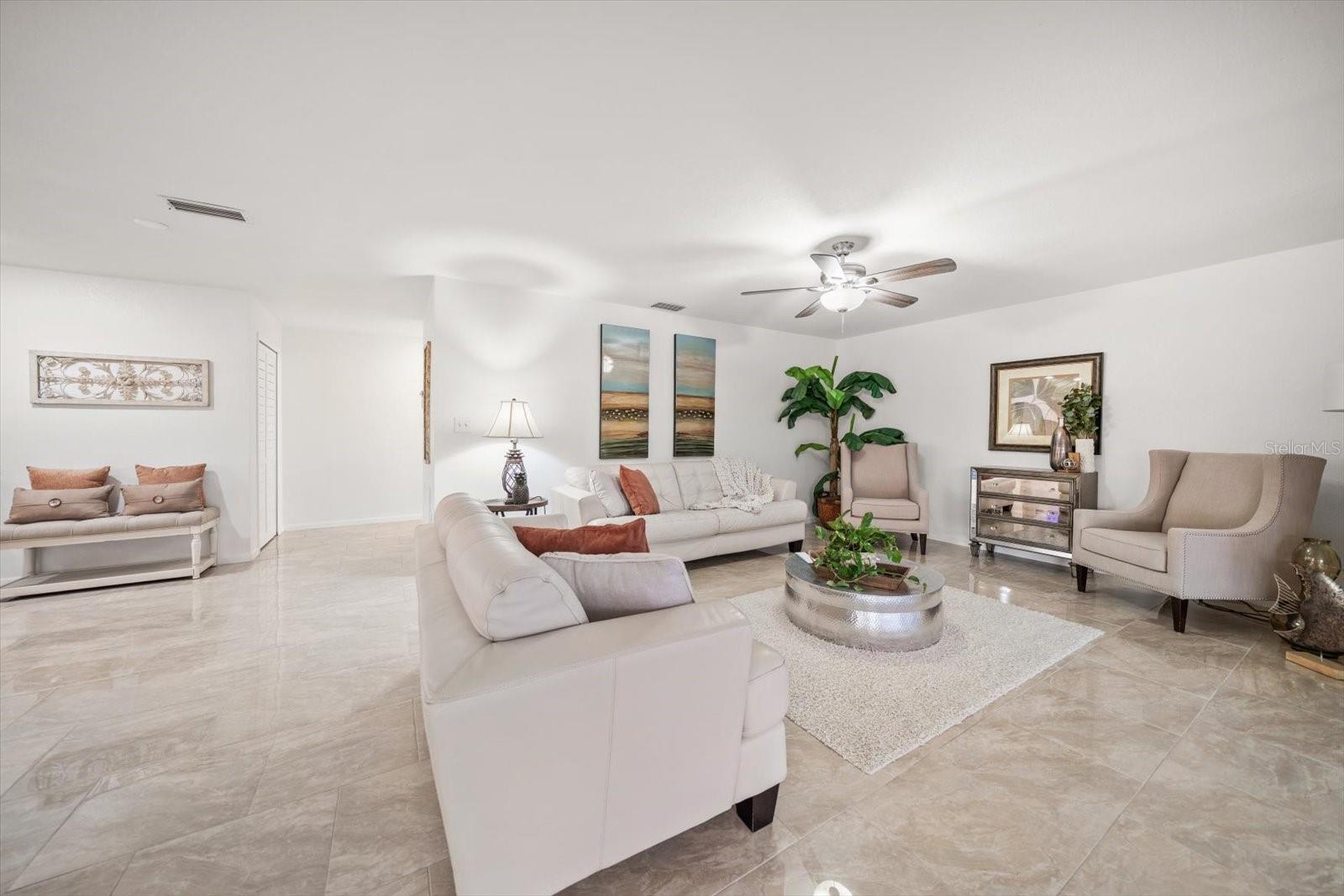 IMPERIAL POINT UNIT 4B - Residential