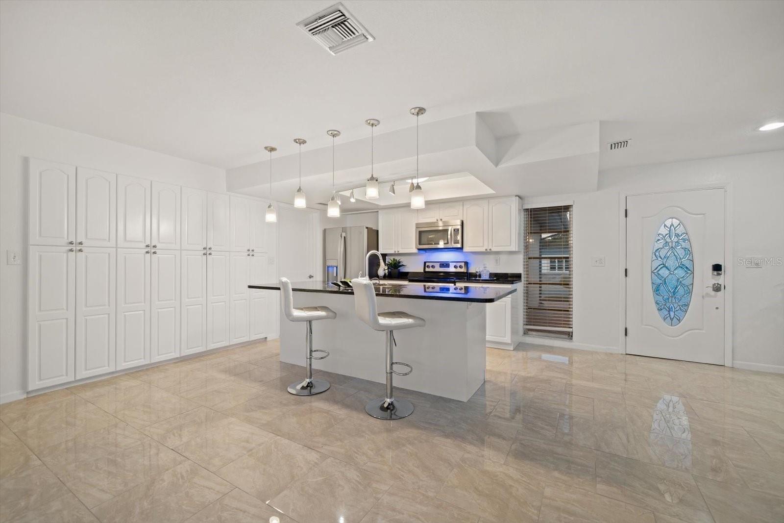 IMPERIAL POINT UNIT 4B - Residential