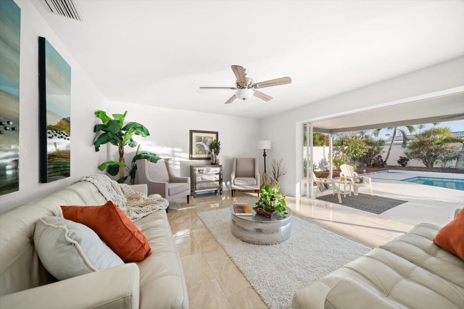 IMPERIAL POINT UNIT 4B - Residential