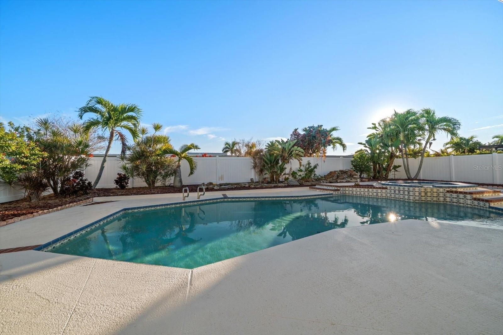 IMPERIAL POINT UNIT 4B - Residential