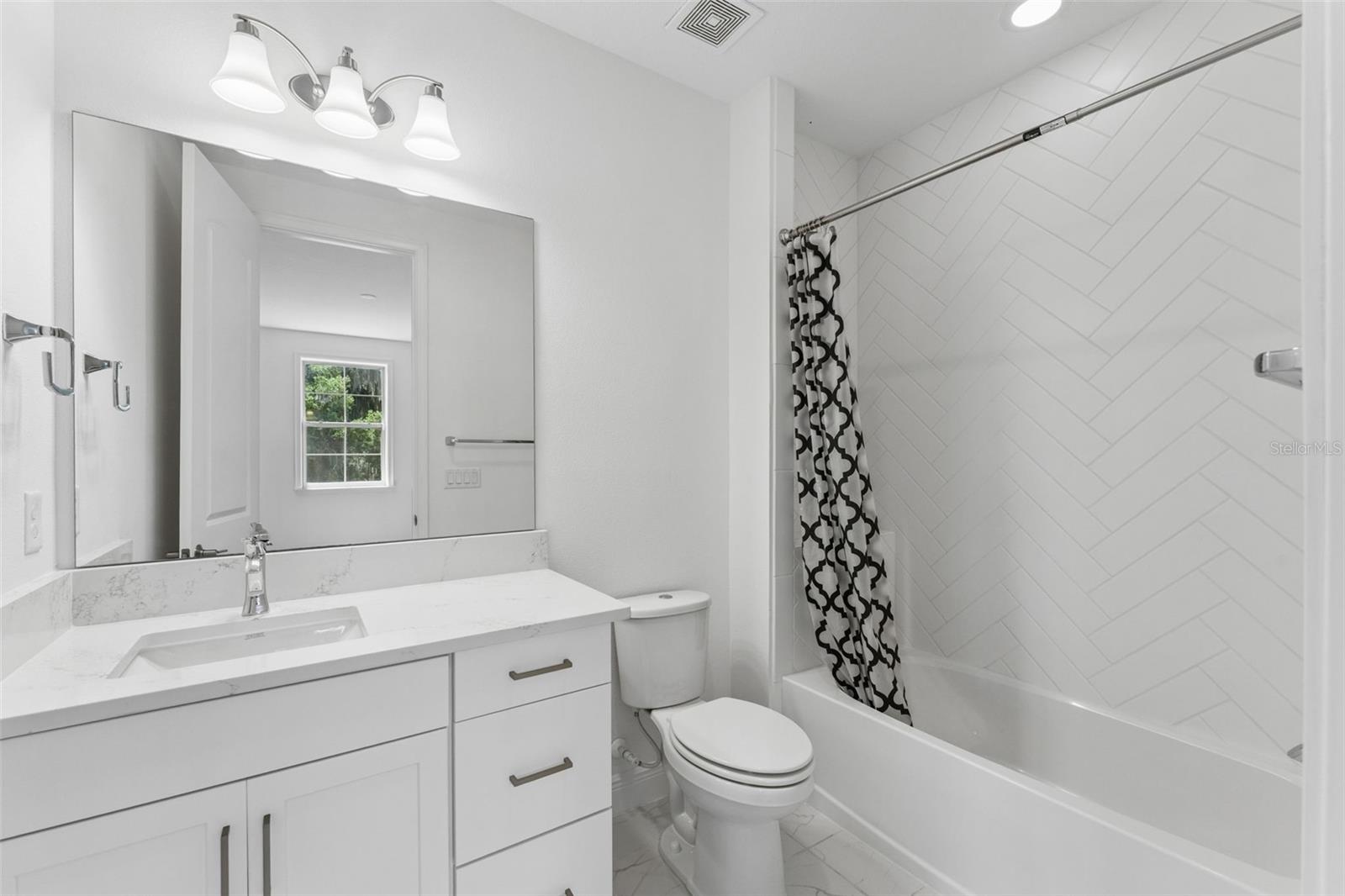 EAGLE CREEK - Residential