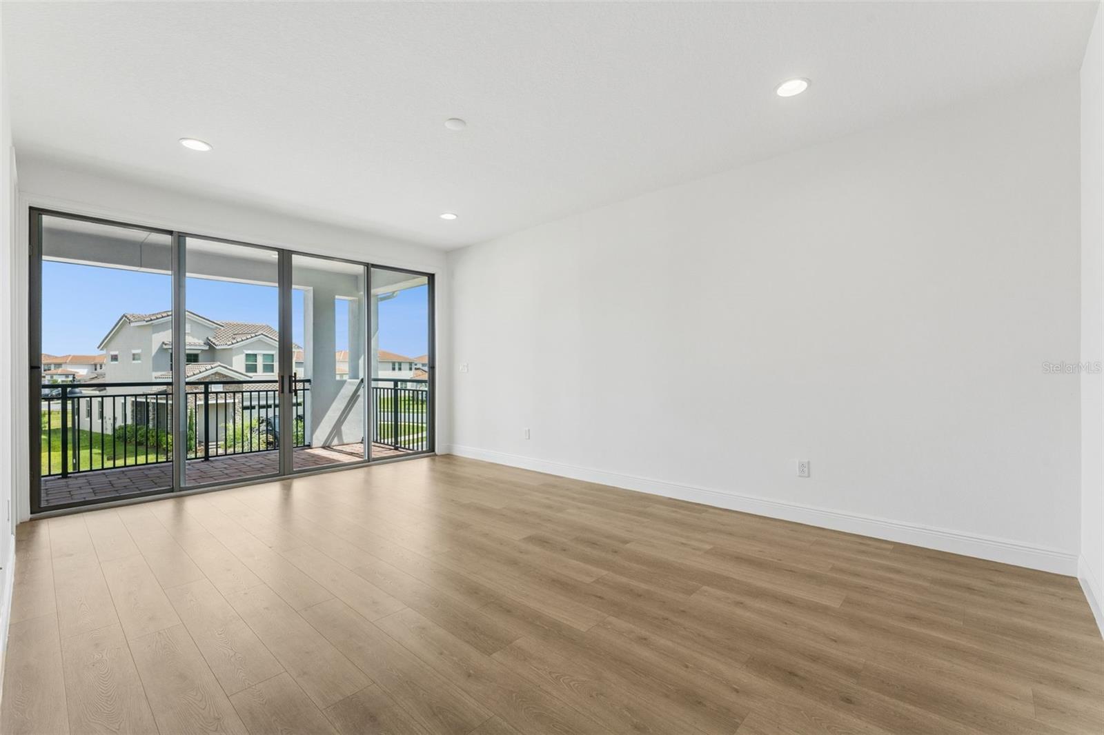 EAGLE CREEK - Residential