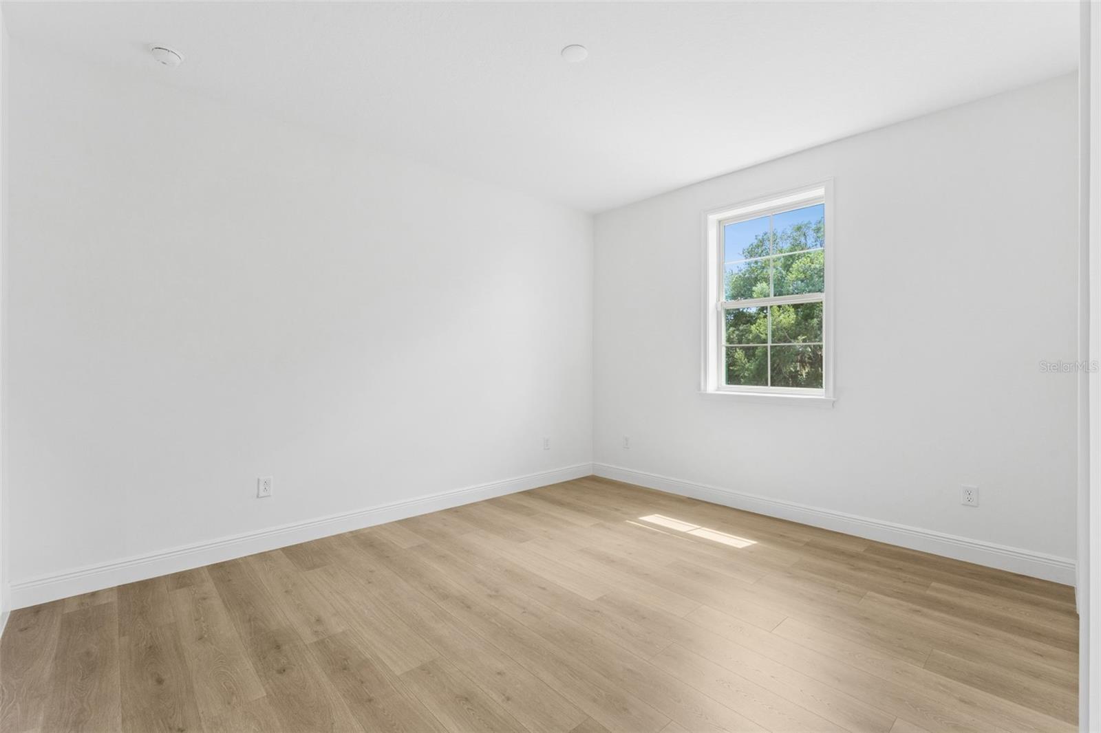 EAGLE CREEK - Residential