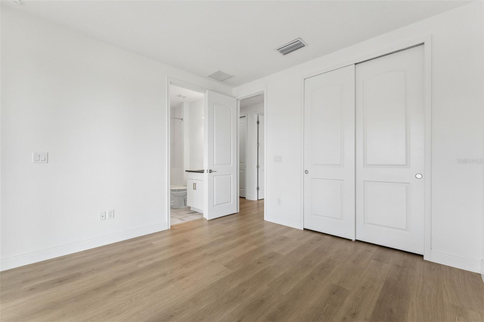 EAGLE CREEK - Residential