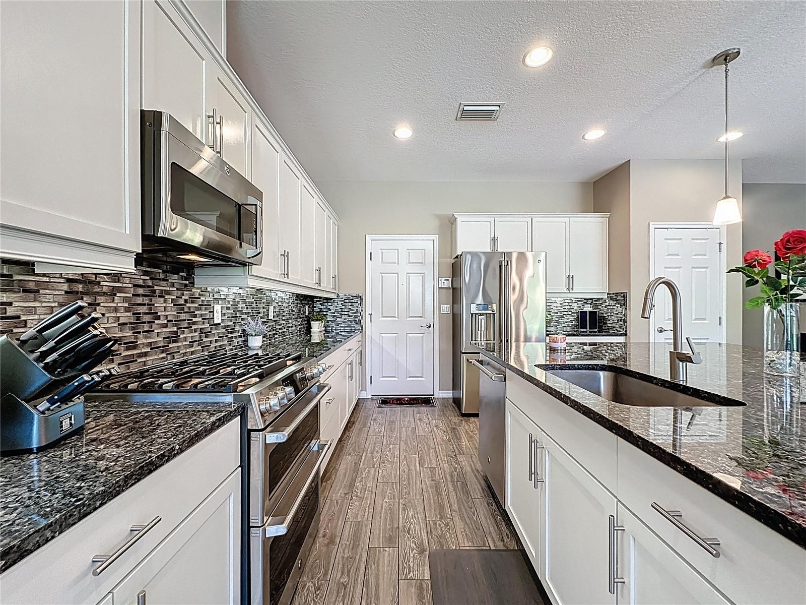 CASCADES OF GROVELAND (TRILOGY) - Residential