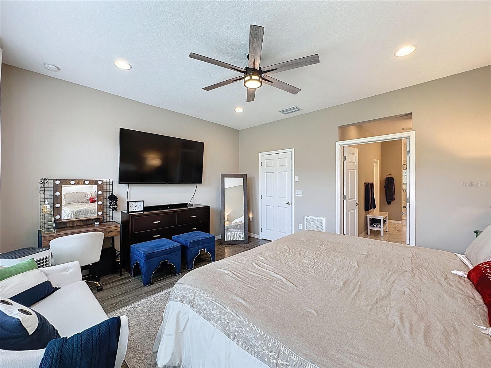 CASCADES OF GROVELAND (TRILOGY) - Residential