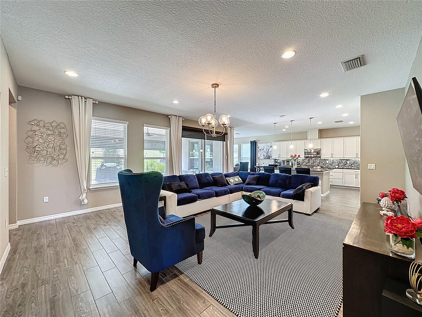 CASCADES OF GROVELAND (TRILOGY) - Residential
