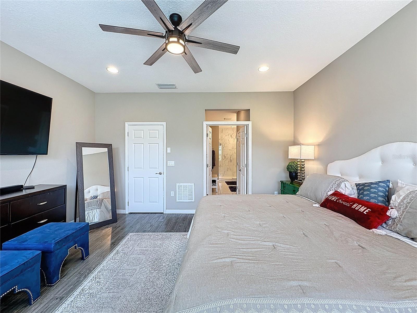 CASCADES OF GROVELAND (TRILOGY) - Residential