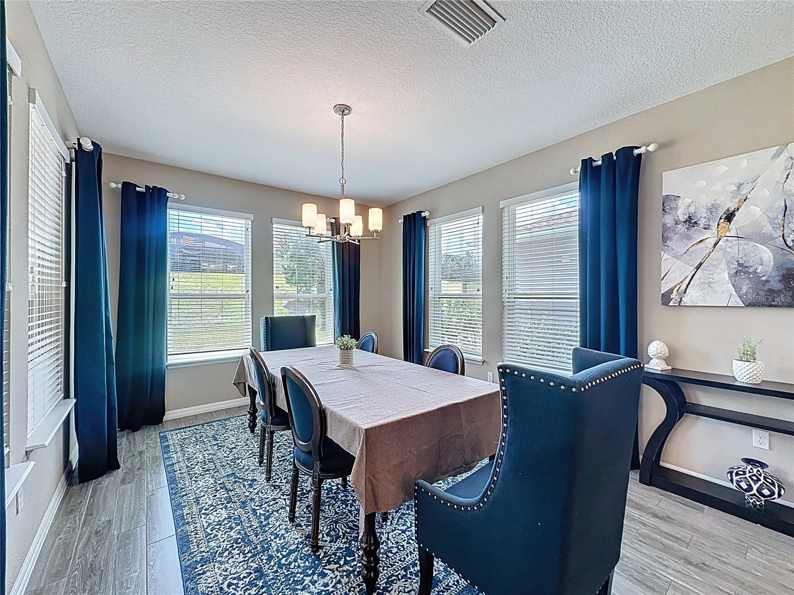 CASCADES OF GROVELAND (TRILOGY) - Residential