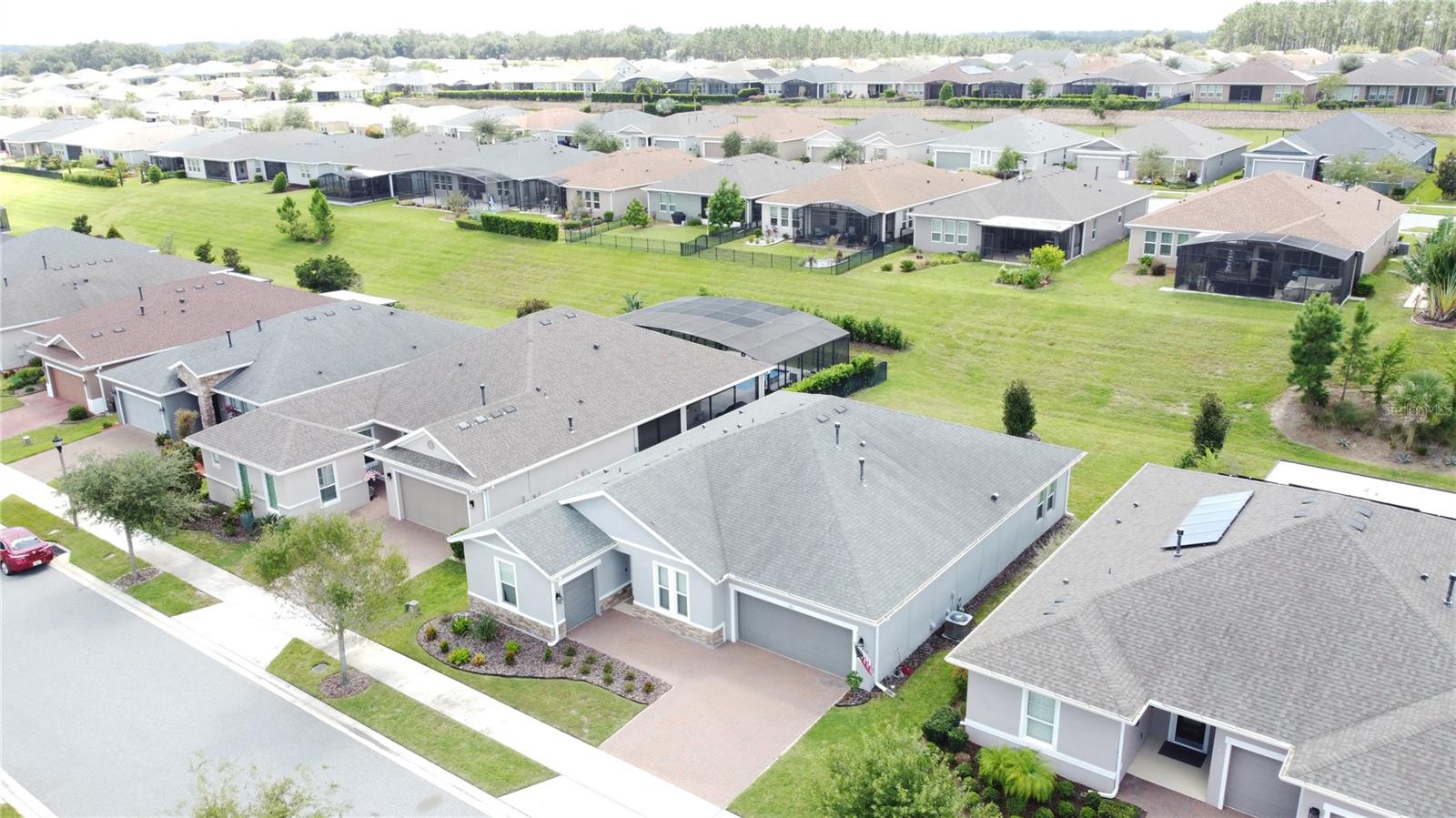 CASCADES OF GROVELAND (TRILOGY) - Residential