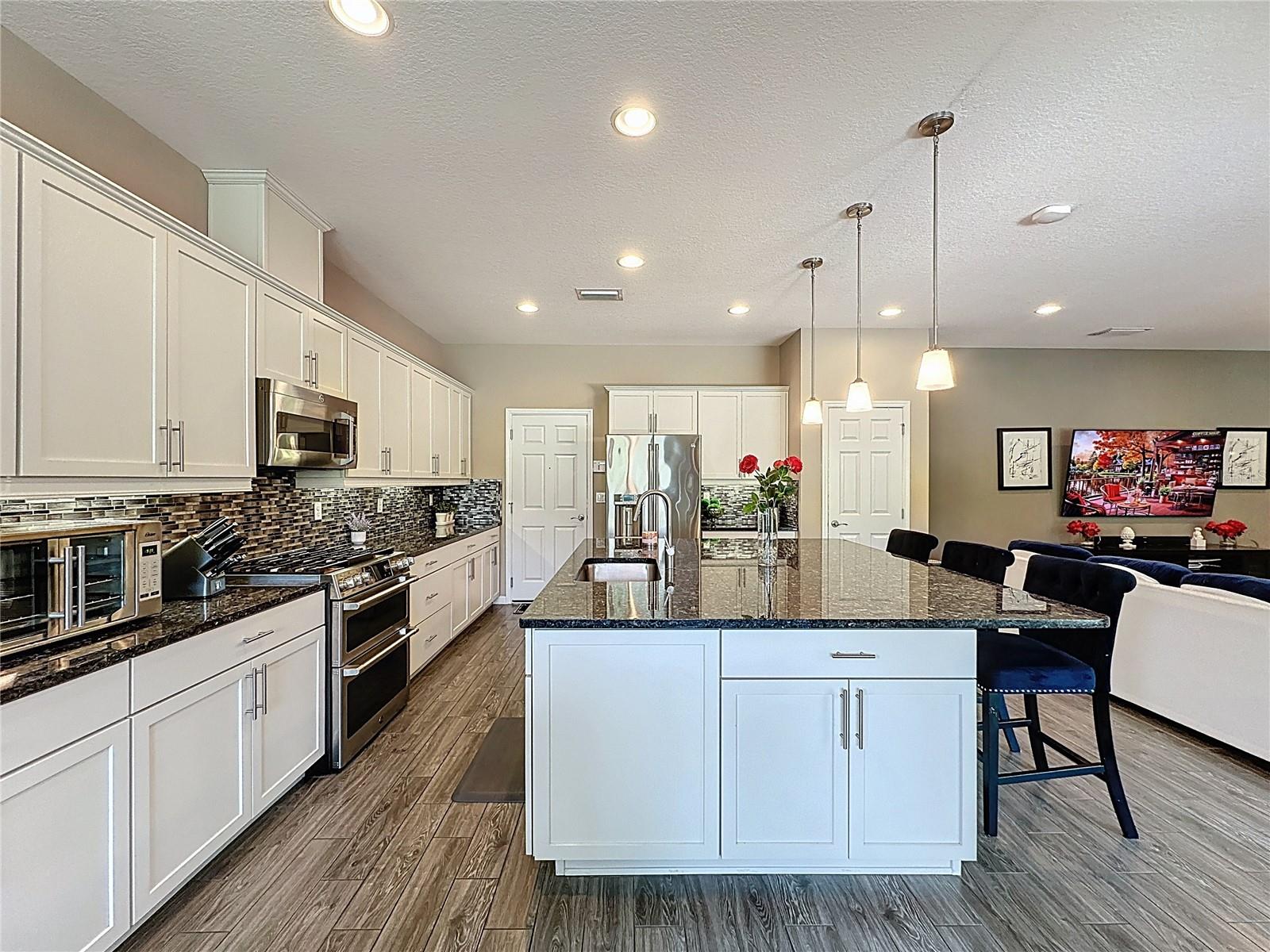 CASCADES OF GROVELAND (TRILOGY) - Residential
