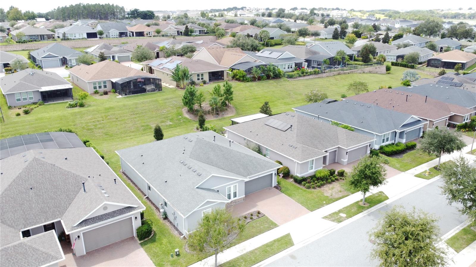 CASCADES OF GROVELAND (TRILOGY) - Residential