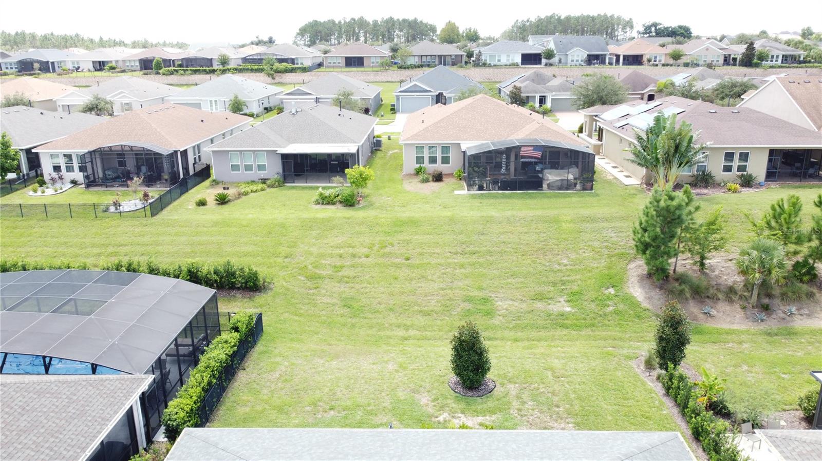 CASCADES OF GROVELAND (TRILOGY) - Residential