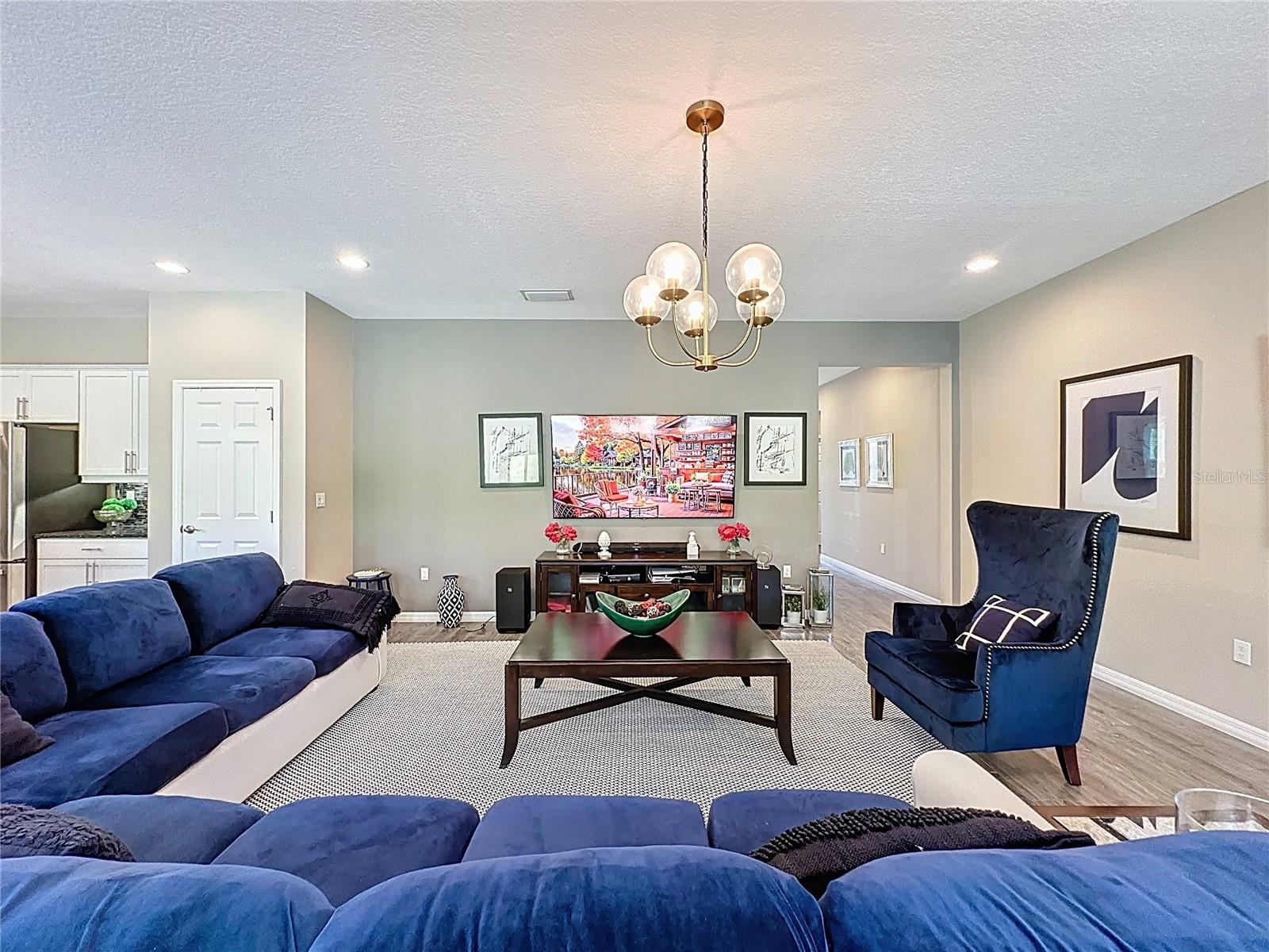 CASCADES OF GROVELAND (TRILOGY) - Residential