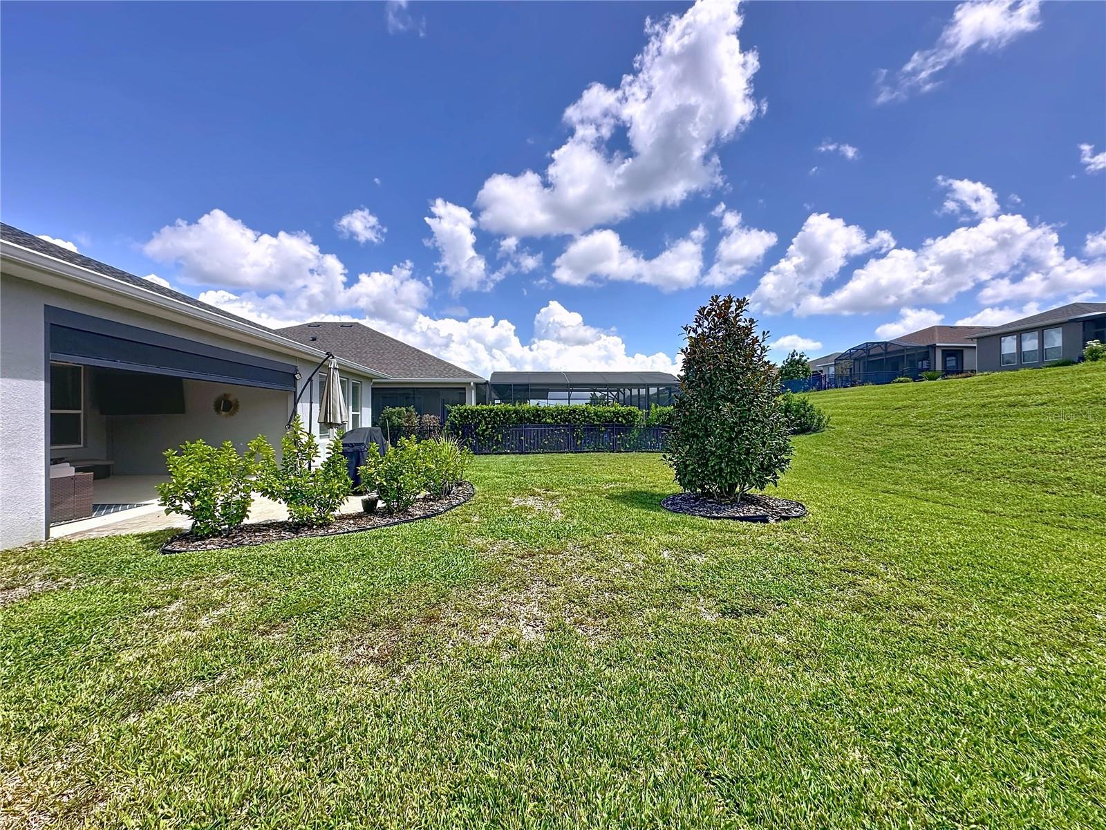 CASCADES OF GROVELAND (TRILOGY) - Residential