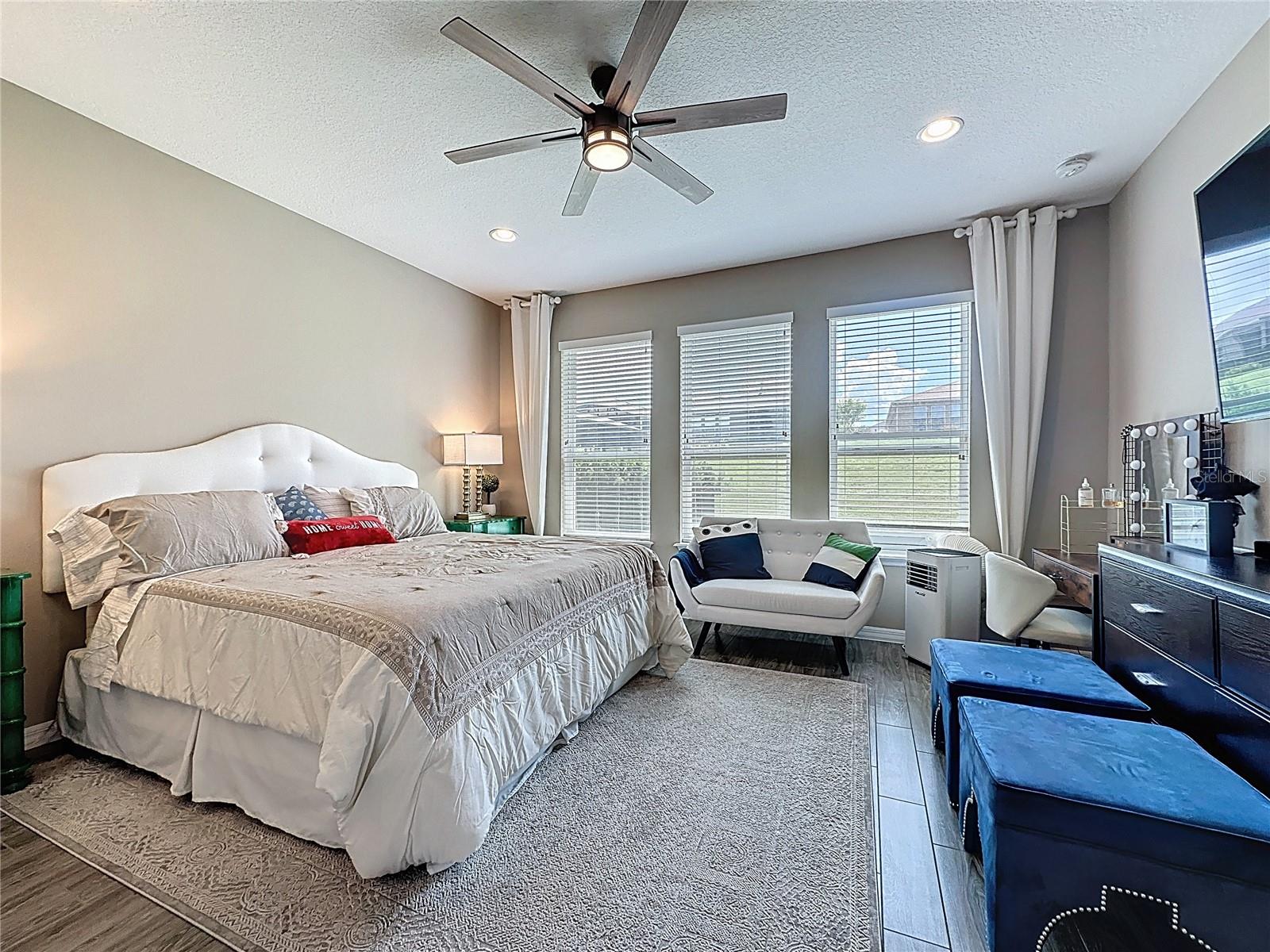 CASCADES OF GROVELAND (TRILOGY) - Residential