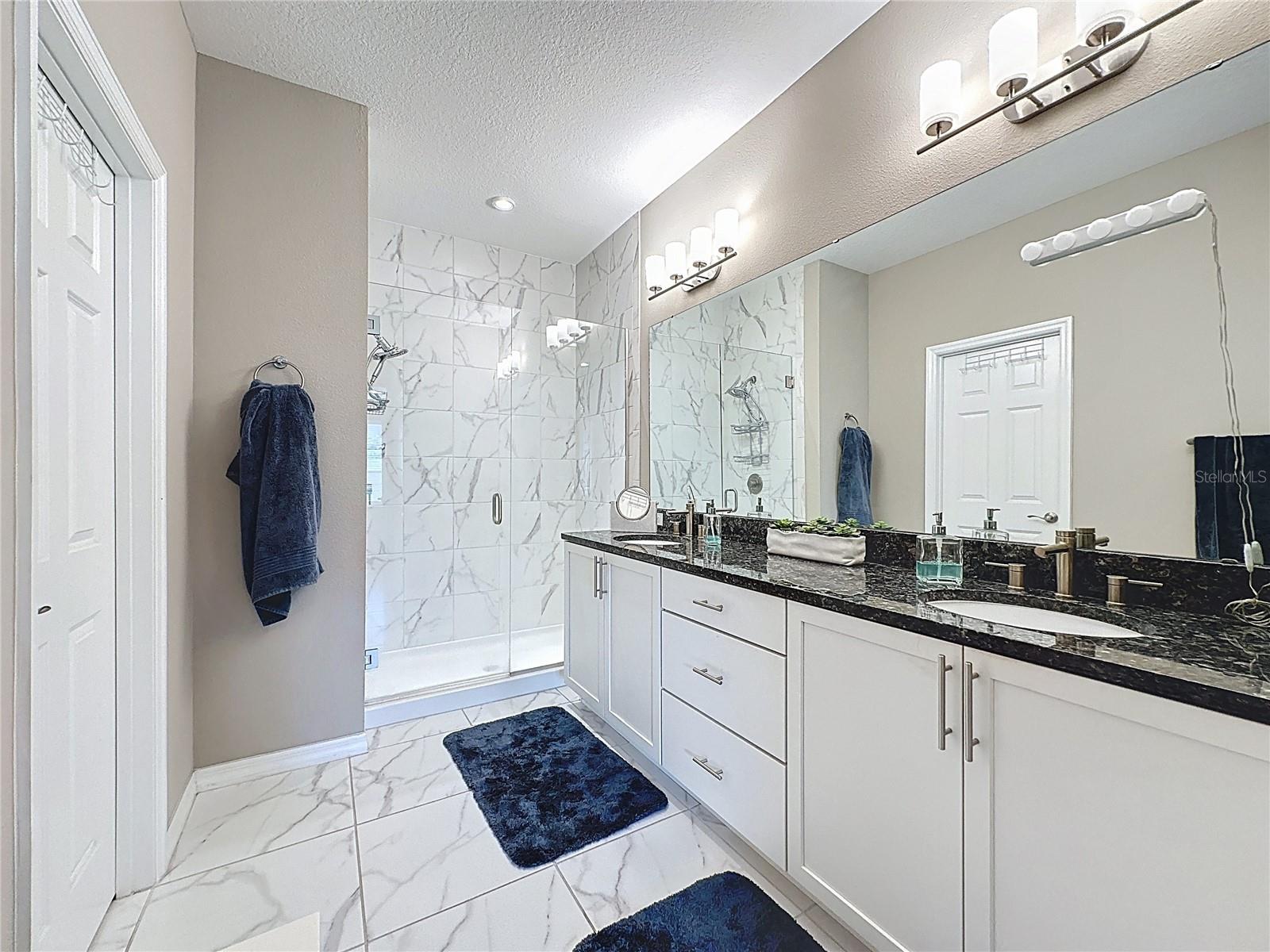 CASCADES OF GROVELAND (TRILOGY) - Residential
