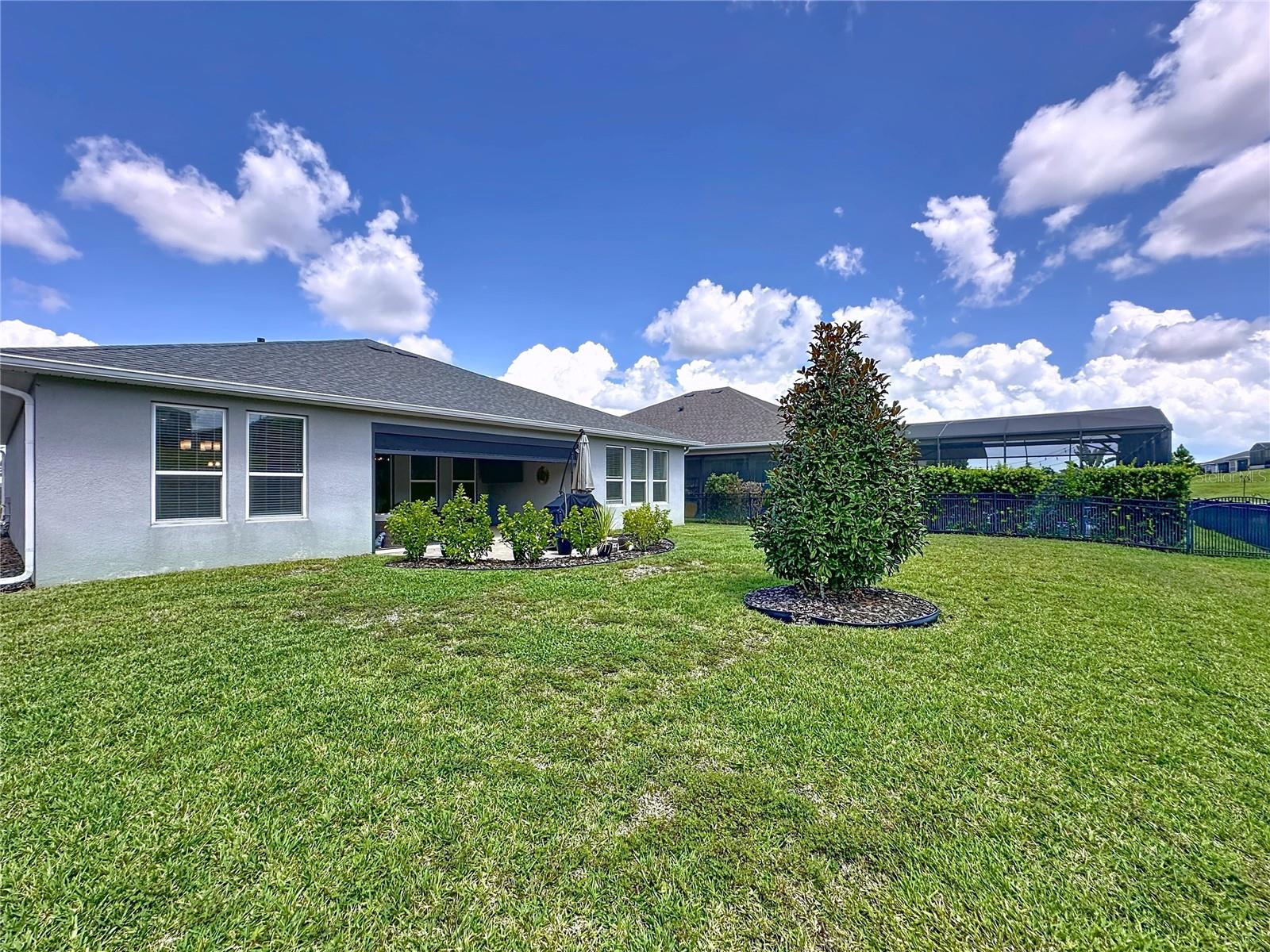 CASCADES OF GROVELAND (TRILOGY) - Residential