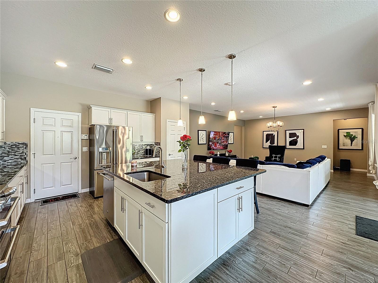 CASCADES OF GROVELAND (TRILOGY) - Residential
