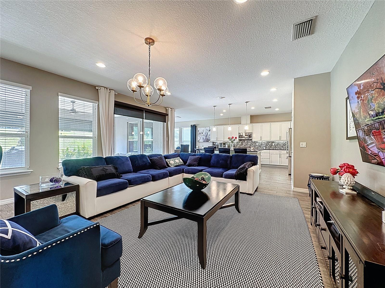 CASCADES OF GROVELAND (TRILOGY) - Residential