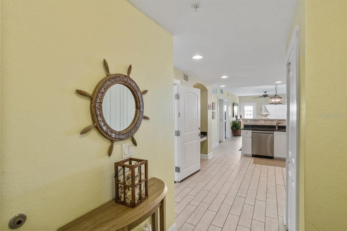 399 2ND STREET 818