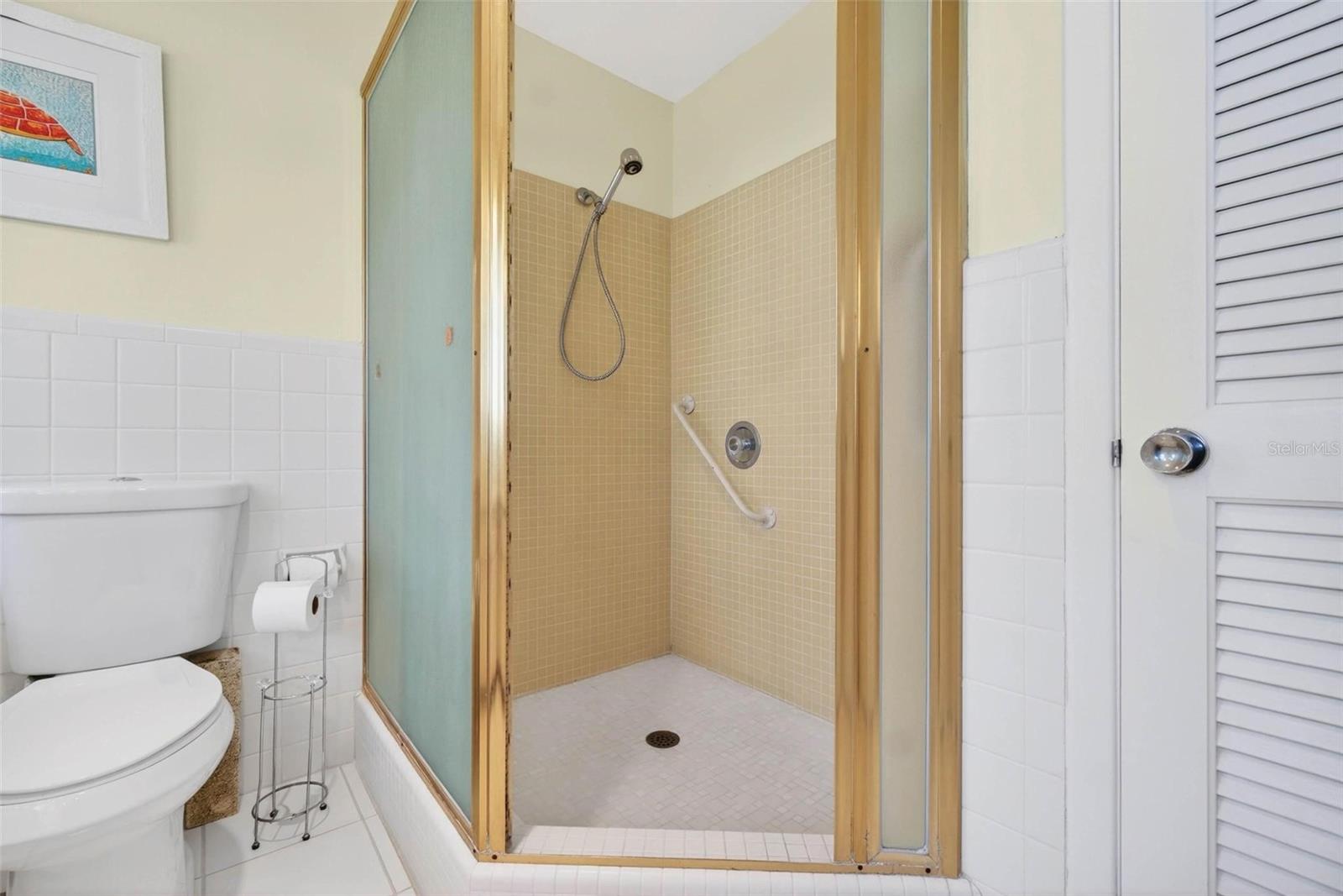 YACHT CLUB ESTATES - Residential