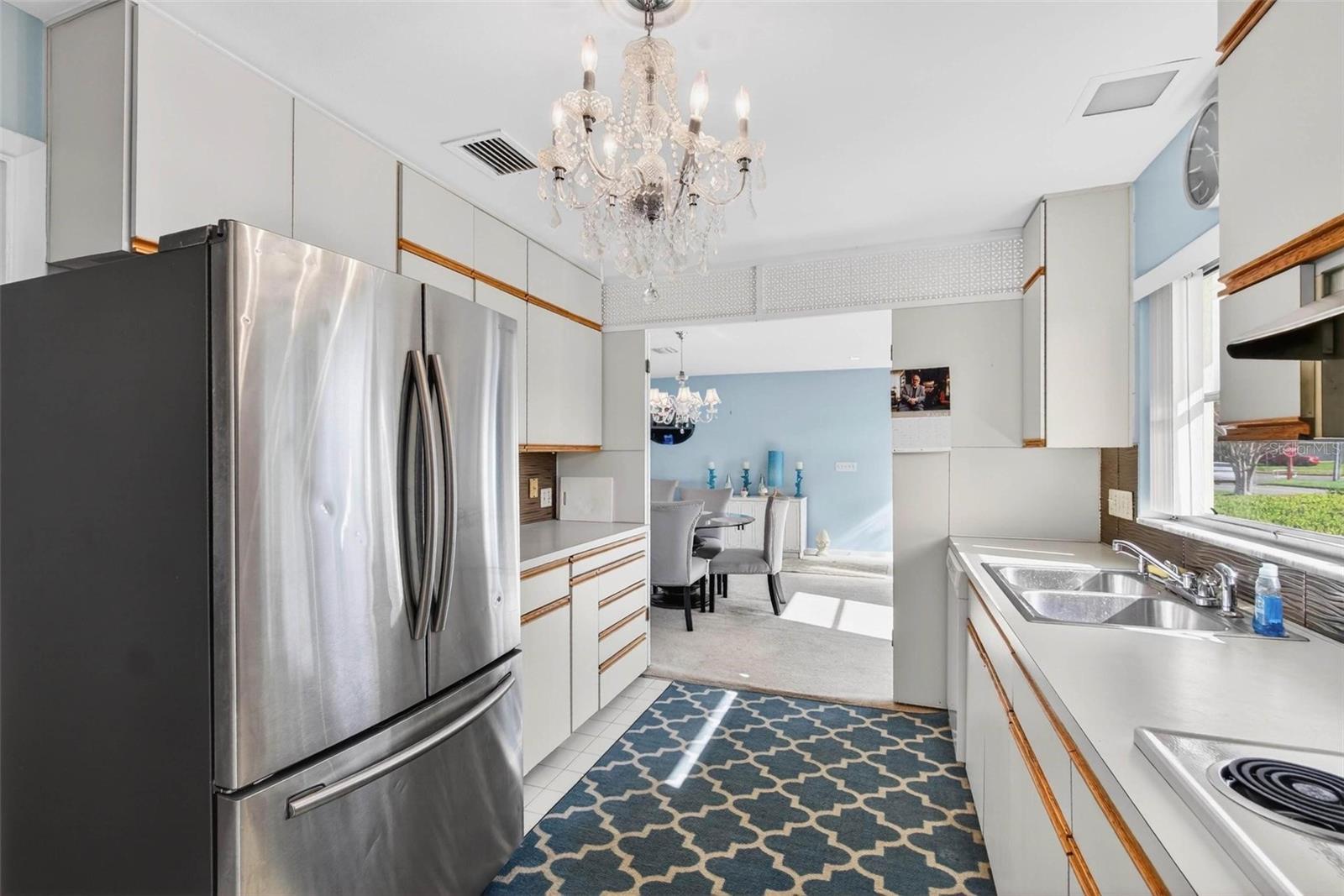 YACHT CLUB ESTATES - Residential