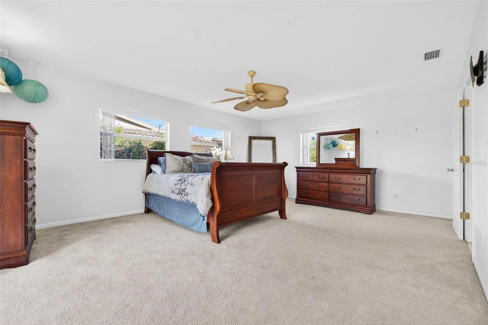 YACHT CLUB ESTATES - Residential