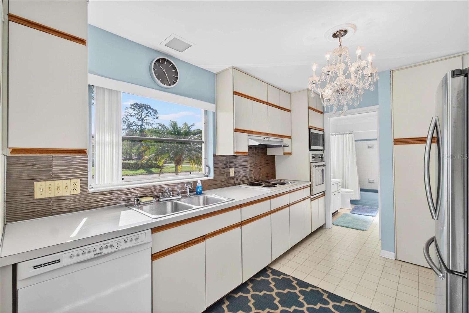 YACHT CLUB ESTATES - Residential