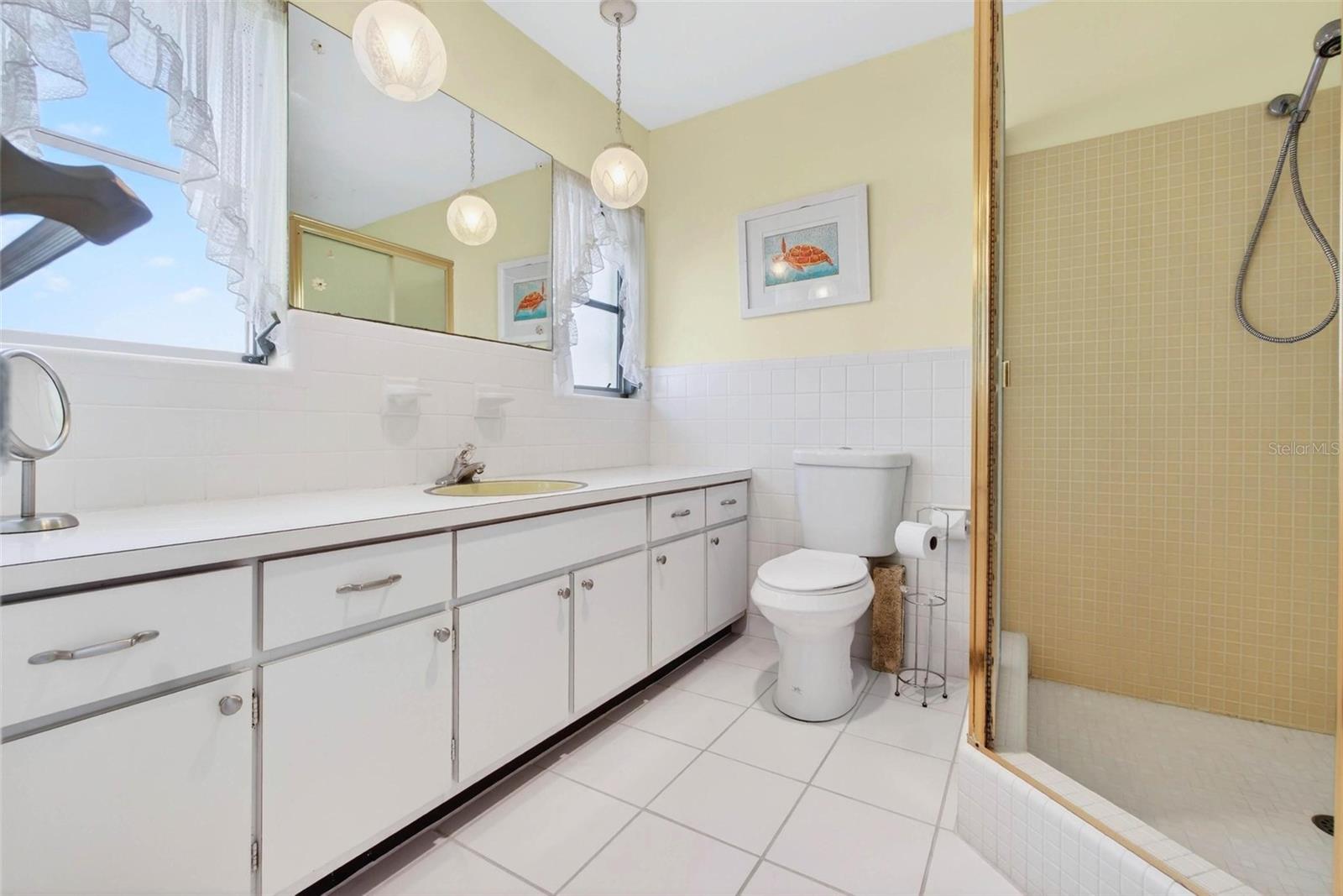 YACHT CLUB ESTATES - Residential