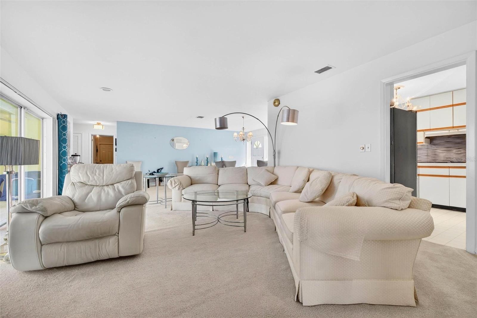 YACHT CLUB ESTATES - Residential