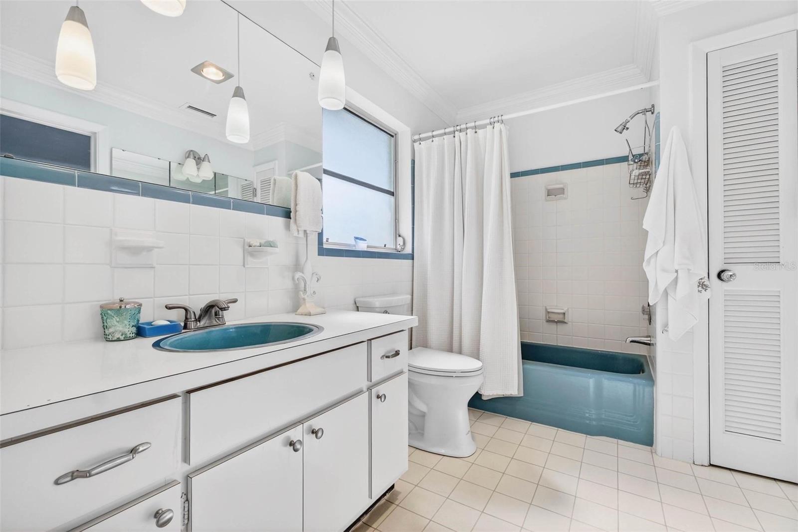 YACHT CLUB ESTATES - Residential