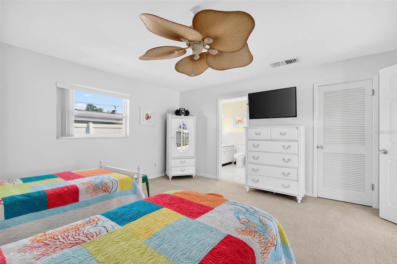 YACHT CLUB ESTATES - Residential