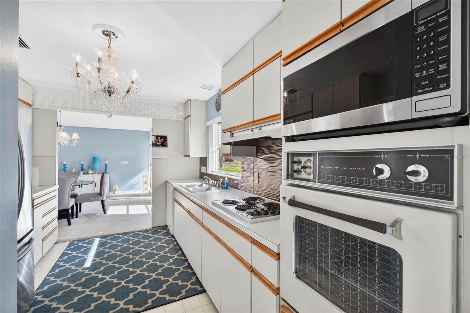 YACHT CLUB ESTATES - Residential