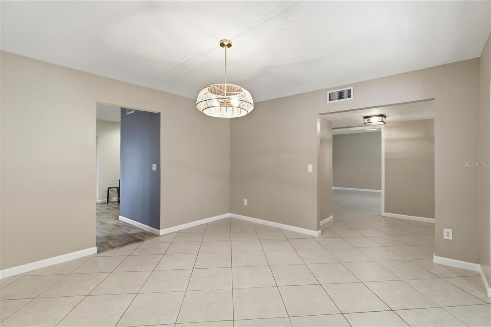 302 BLOOMINGFIELD DRIVE
