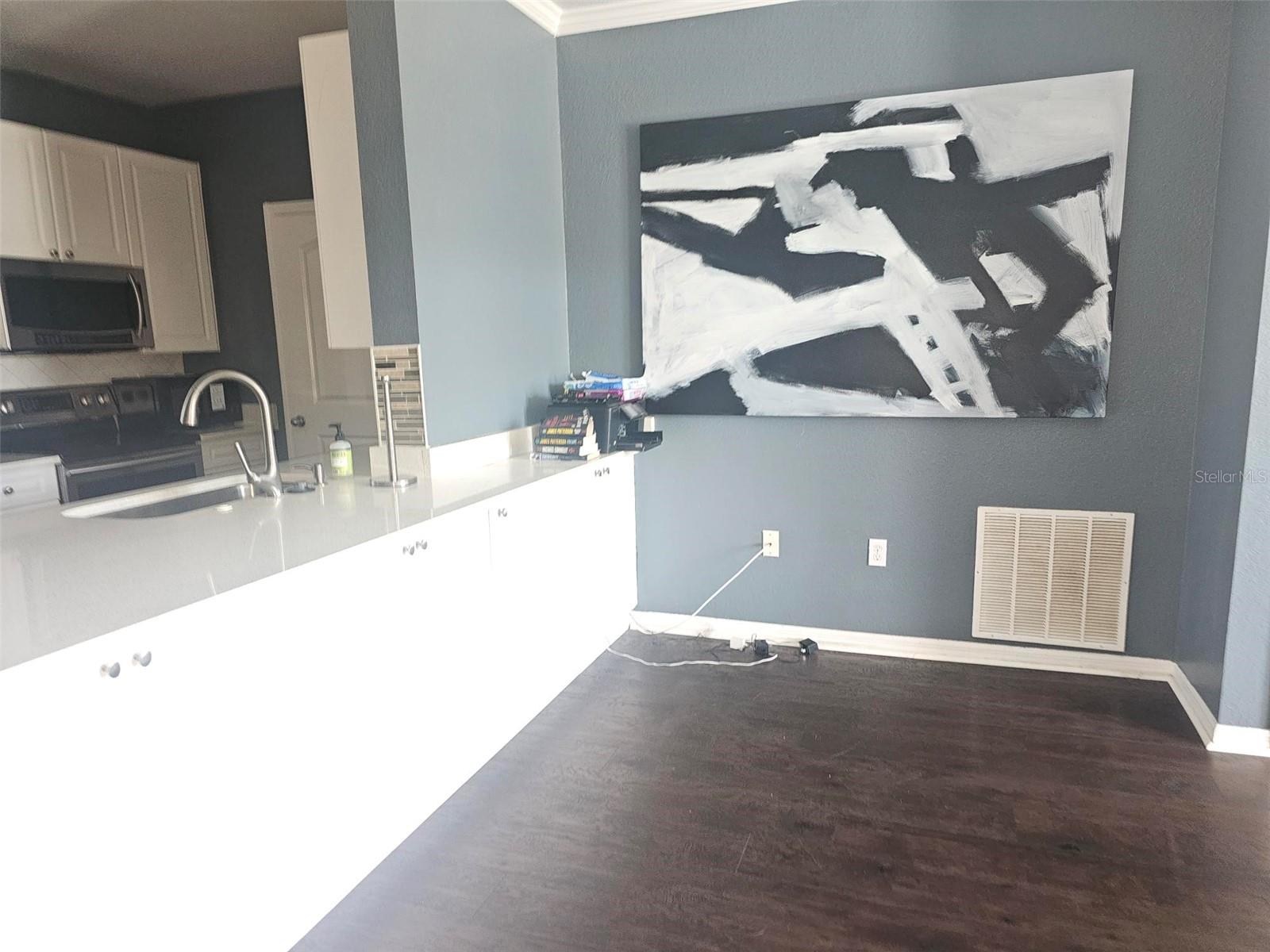 VILLA SONOMA AT INTERNATIONAL - Residential