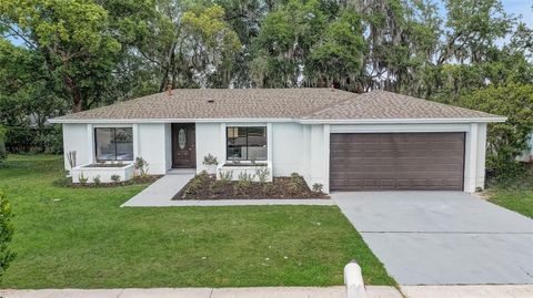 Photo of 319 Loch Lomond Avenue, Longwood, FL 32750 (MLS # O6403790)